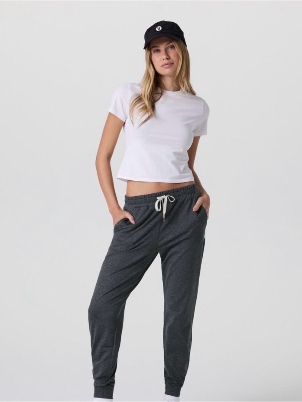 NWOT Vuori joggers